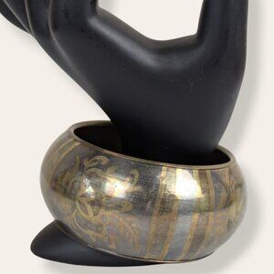 (2/$20) Rounded Floral Metal Bangle